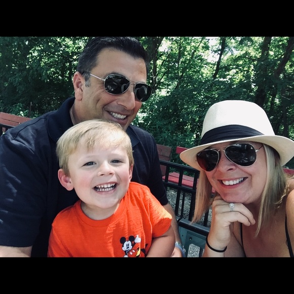 Suggested User 😀 - Picture 3 of 4